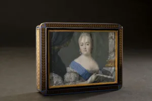 SNUFFBOX WITH MINIATURE OF EMPRESS ELIZABETH I