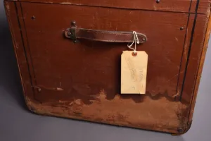 TRAVELING TRUNK
