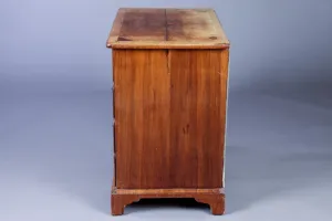 KNEEHOLE DESK