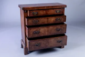 BACHELOR'S CHEST