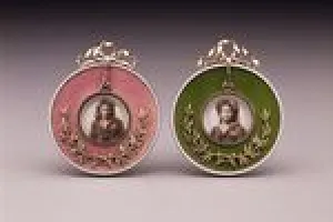 FRAME WITH PHOTOGRAPH OF GRAND DUCHESS TATIANA NIKOLAEVNA