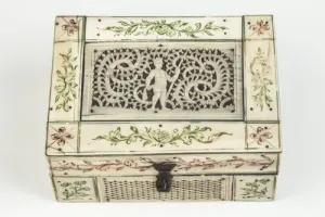 SMALL BOX FROM DRESSING TABLE SET