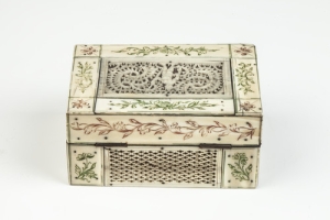 SMALL BOX FROM DRESSING TABLE SET