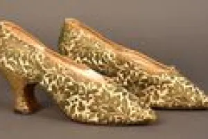PAIR OF WOMEN'S EVENING SHOES