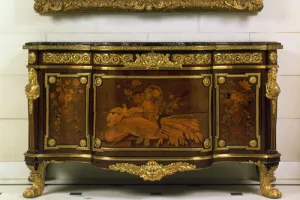 COMMODE (CHEST OF DRAWERS) WITH PASTORAL MARQUETRY