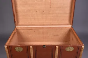 TRAVELING TRUNK