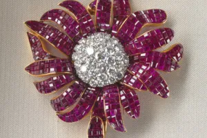 BROOCH