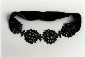 CHOKER