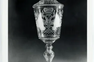 GOBLET WITH LID
