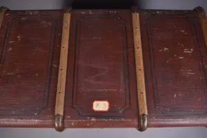 TRAVELING TRUNK