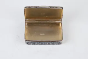 SNUFF BOX WITH WINTER SLEIGH SCENE