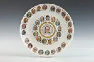 PLATE WITH IMAGES OF THE PRESIDENTS OF THE UNITED STATES, ONE OF 10