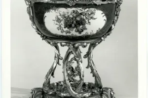 LARGE BOWL WITH GILT BRONZE MOUNTS