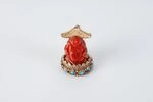PIN WITH A PUTAI