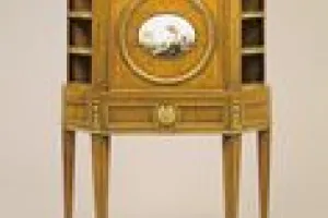 DROP-FRONT SECRETARY (SECRETAIRE À ABBATANT)