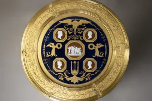 ROUND TABLE