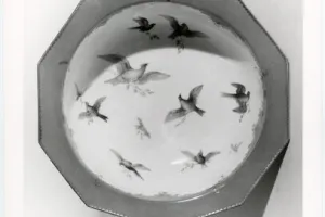 LARGE BOWL WITH A TEN-SIDED RIM (SALADIER À MORTIER)