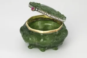 BOX OR BONBON DISH (BONBONNIÈRE)