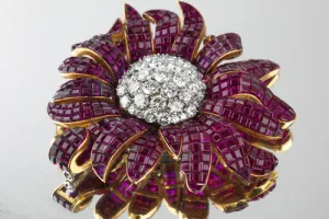 BROOCH