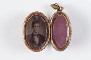 LOCKET