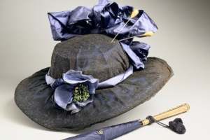NAVY AND BLACK LACE HAT WITH LARGE BOW