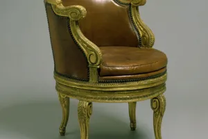 SWIVEL CHAIR