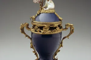 POTPOURRI VASE