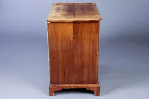 KNEEHOLE DESK