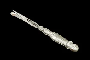 TWEEZER FROM NECESSAIRE