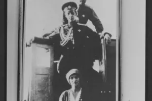 EMPEROR NICHOLAS II OF RUSSIA WITH GRAND DUKE DMITRI, AND GRAND DUCHESS TATIANA NIKOLAEVNA