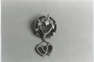 BROOCH