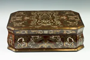 NECESSAIRE