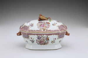 Dinner Service, Tureen and Cover