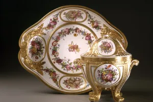PLATTER (PLATEAU) FOR TUREEN