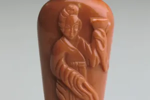 SNUFF BOTTLE