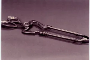TONGS FROM A SET OF FIREPLACE TOOLS