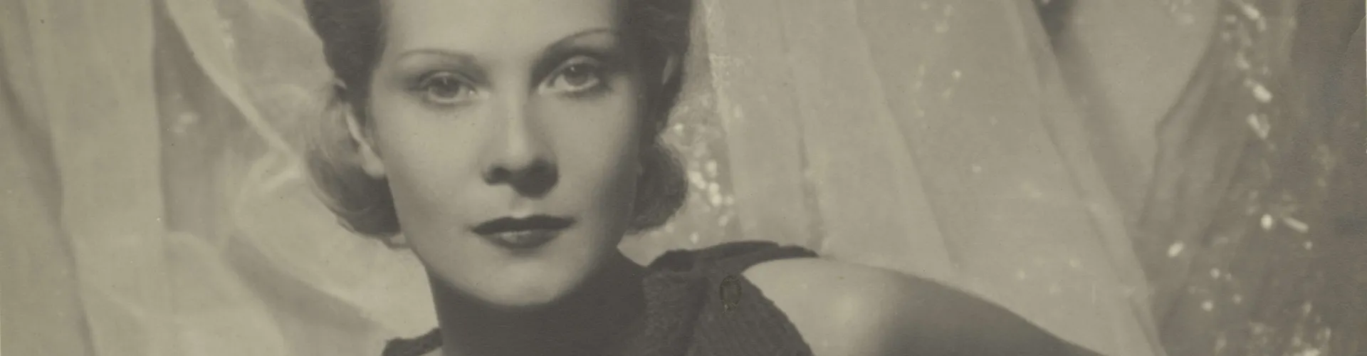 Black and white image of Natalie Paley