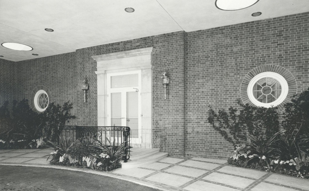 Historic view of Hillwood's entrance