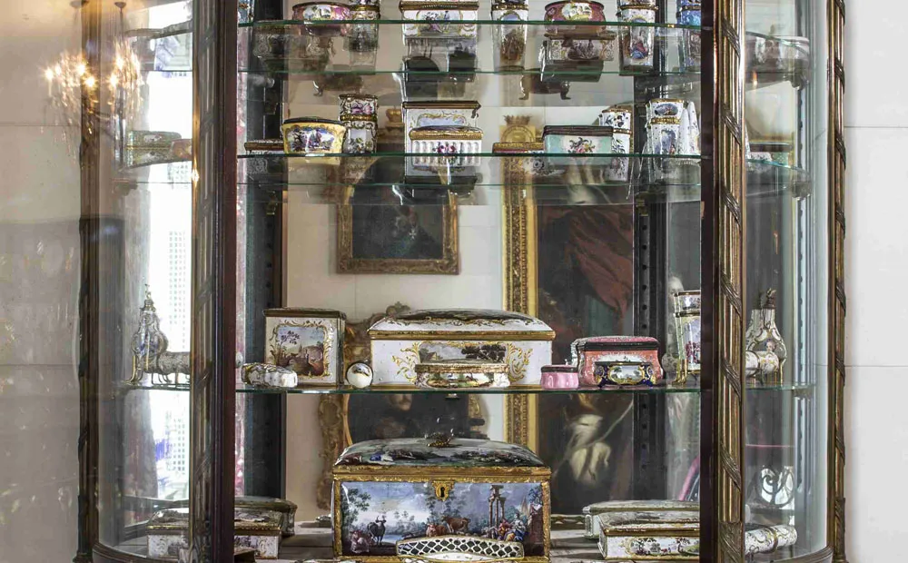 Detail of the second floor hallway