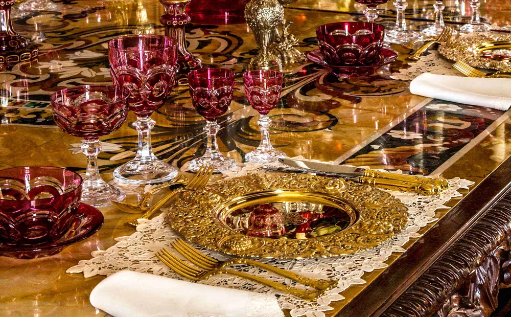 Table setting in the dining room