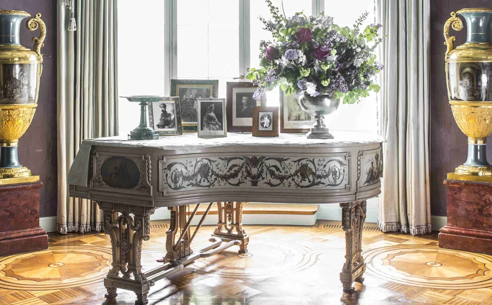 Piano in the pavilion