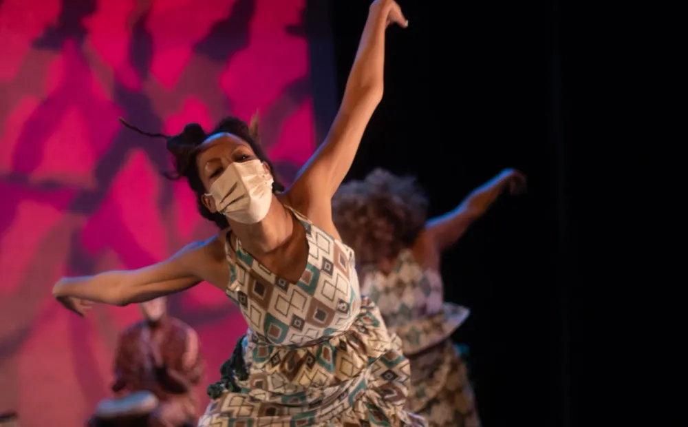 Dancers from Coyaba mid-performance