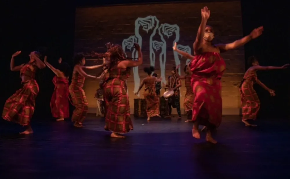 Dancers from Coyaba mid-performance