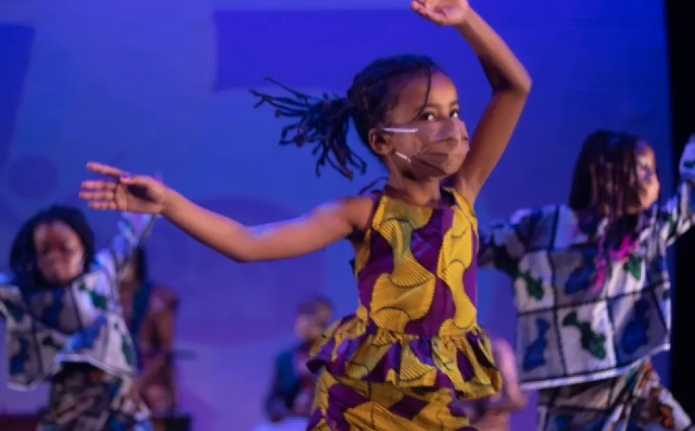 Dancers from Coyaba mid-performance