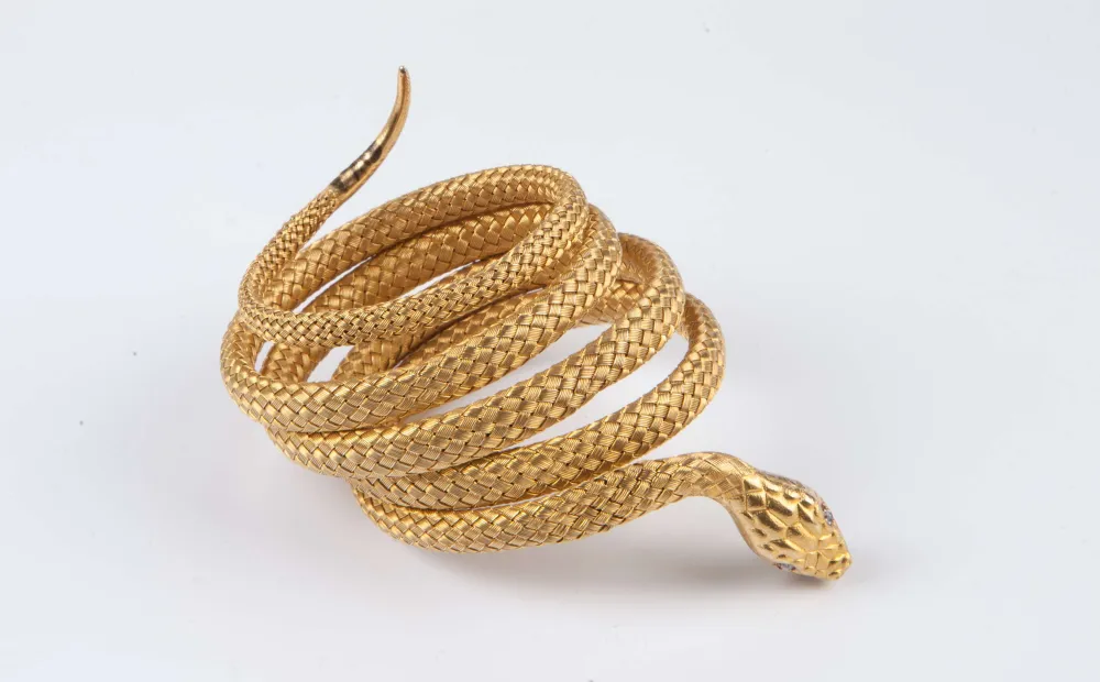 Bracelet in shape of a snake, acc. no. 17.13